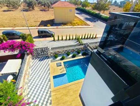 Villa Zu Verkaufen In Didim - 900M Zum Meer Villa Mit Pool Und Garten - Villa In Didim